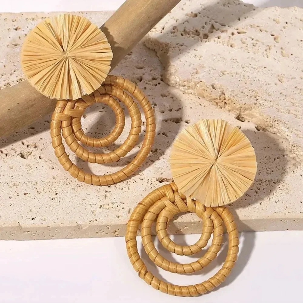 Bohemian Raffia Rattan Drop Earrings - Picture 4 of 4